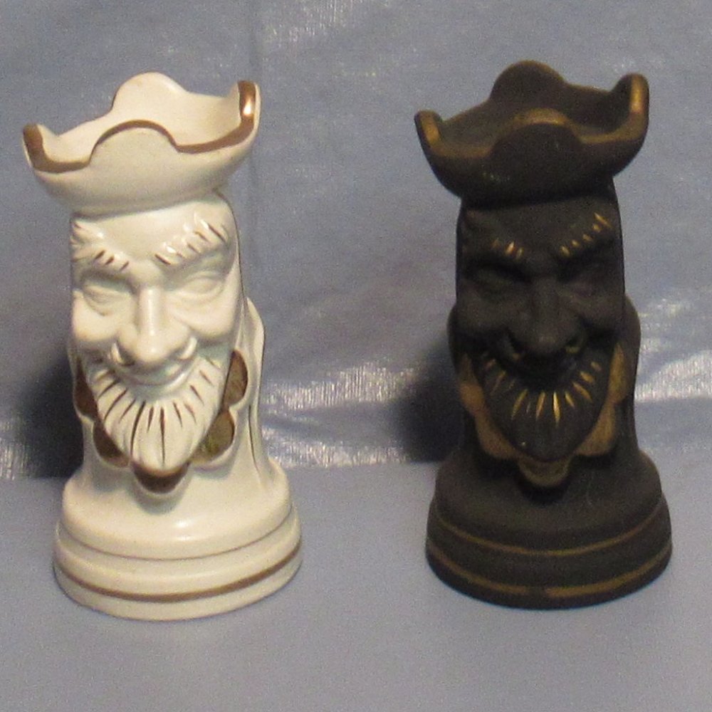 2 Vintage Lefton Chess Pieces King Salt Shakers
